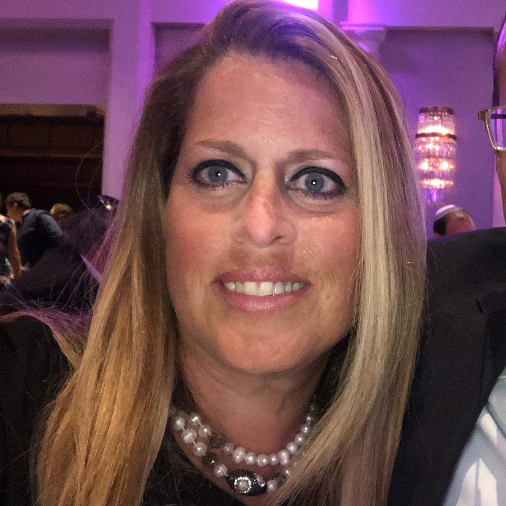 Meet your Posher, Deena